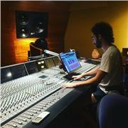 Clases de Producción musical y sonido desde lo más básico a lo más avanzado. Crea cualquier estilo musical con método, filosofía y practica!